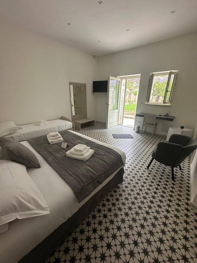 Chambre d’hôte pour 2 personnes, avec vue ainsi que jardin et piscine à Manduria - 3