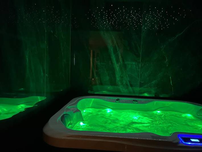 Hôtel pour 2 personnes, avec jacuzzi et sauna à Montblanc - 3