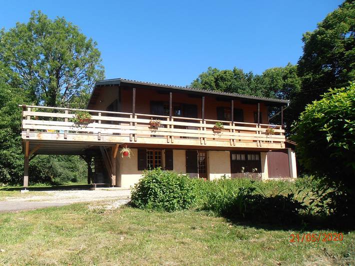 Gîte pour 7 personnes, avec Balcon ainsi que Terrasse et Jardin à Crançot