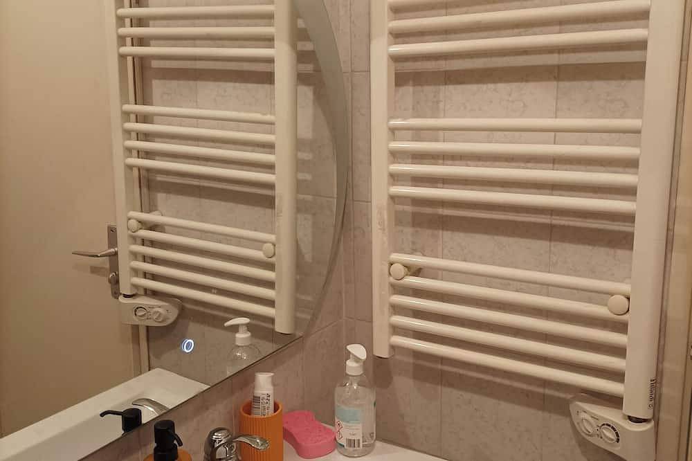 Apartamento entero, Homerez - Ap Montargis, vista lago, parking in Montargis, Región de Montargis