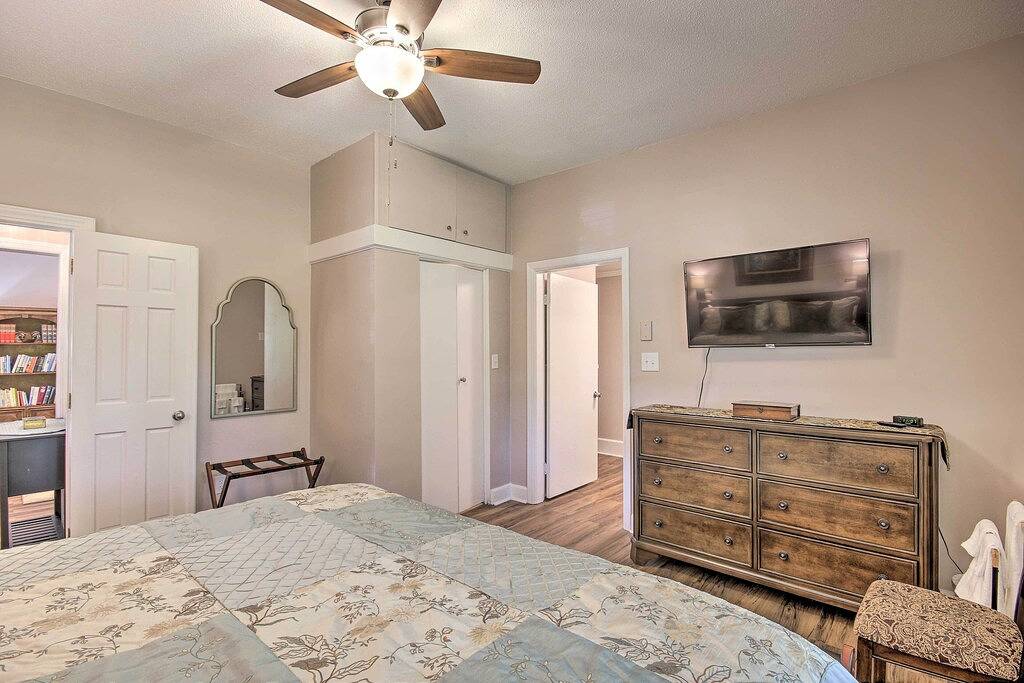 Family Home w/ Fire Pit, 2 Mi to Lake Access in Lake Murray