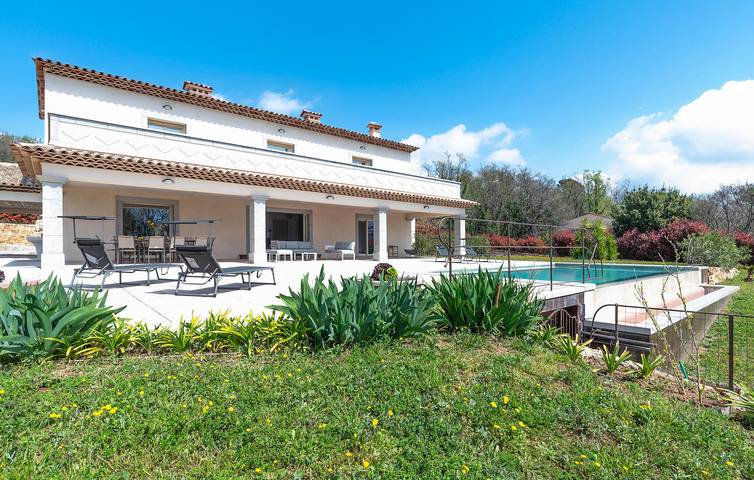 Location de vacances pour 10 personnes, avec piscine et jardin à Saint-Cézaire-sur-Siagne - 4