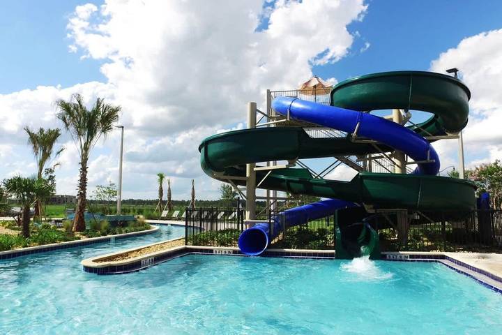 Apartamento de vacaciones para 14 personas, con jardín además de piscina y vistas al lago, Familias con niños - 1