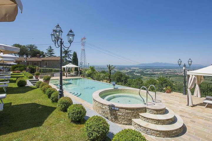 Villa für 4 Personen, mit Pool und Garten