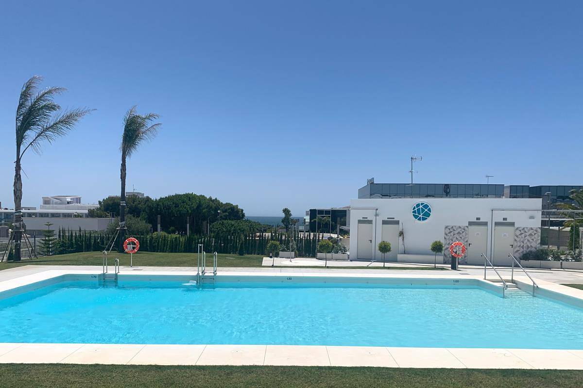 Casa Los Barcos 1 - Modernes, komfortables Reihenhaus mit Gemeinschaftspool in Strandnähe in La Fontanilla, Conil de la Frontera