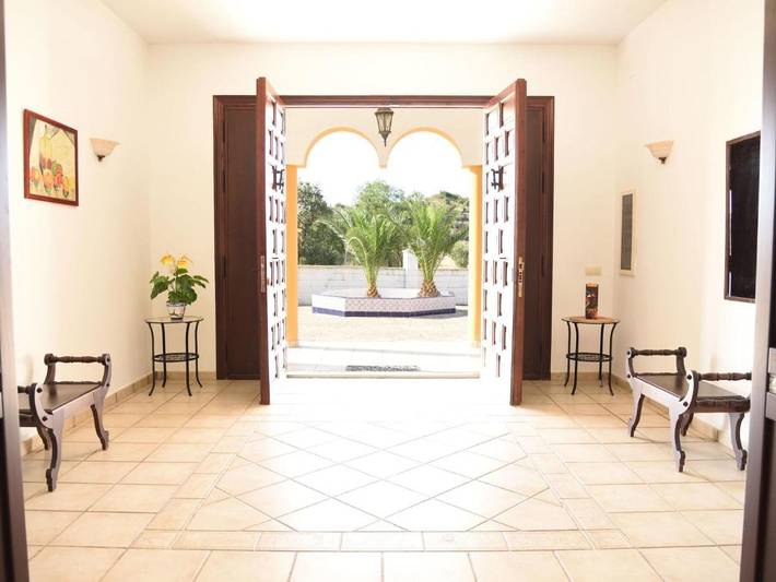Gîte pour 12 personnes, avec jacuzzi ainsi que terrasse et jardin à Lora del Río - 3