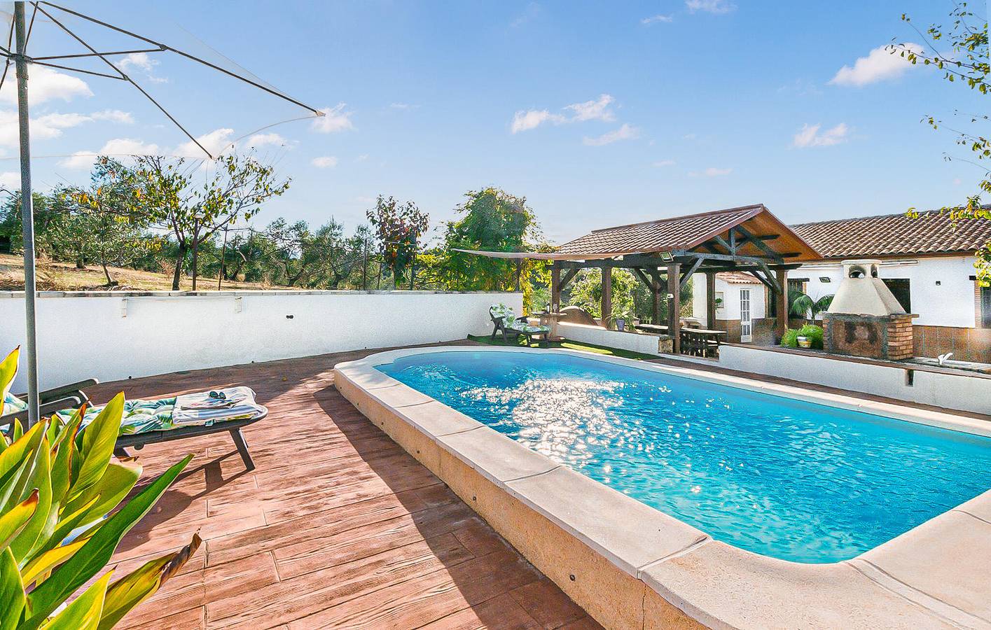 Apartamento de lujo junto a la piscina con WiFi y aire acondicionado in Villanueva del Rey, Sierra Morena