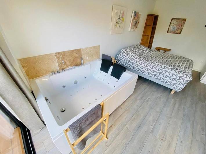 Location de vacances pour 2 personnes, avec sauna ainsi que vue et jardin, animaux acceptés à Veulettes-sur-Mer - 3