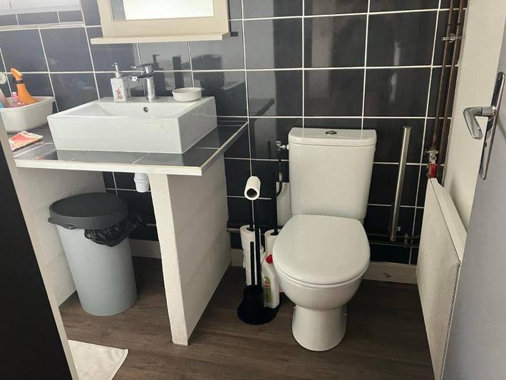 Gîte pour 2 personnes, avec terrasse et jardin ainsi que piscine et vue à Avoine - 2