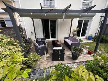 Gîte pour 4 personnes, avec terrasse et jardin à La Riche