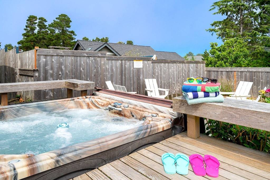 Gg-Hottub, Strand zu Fuß, Strandzubehör, großer umzäunter Hof, Feuerstelle, Hund Ok in Gearhart, Clatsop County