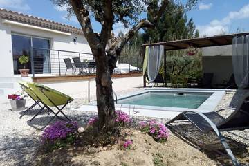 Gîte pour 4 personnes, avec terrasse et jardin à Roquemaure