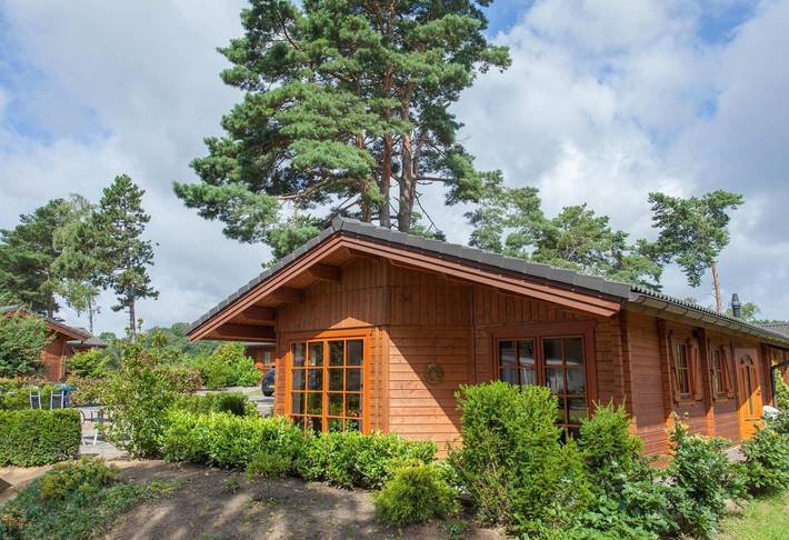 Ferienhaus für 6 Personen, mit Balkon/Terrasse und Terrasse sowie Garten und Sauna