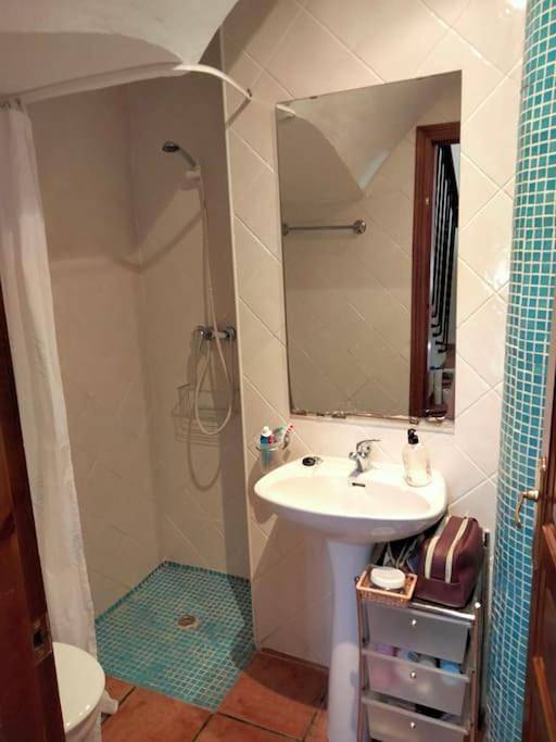 Casa de vacaciones para 8 personas, con terraza además de vistas y piscina en Requena-Utiel - 3