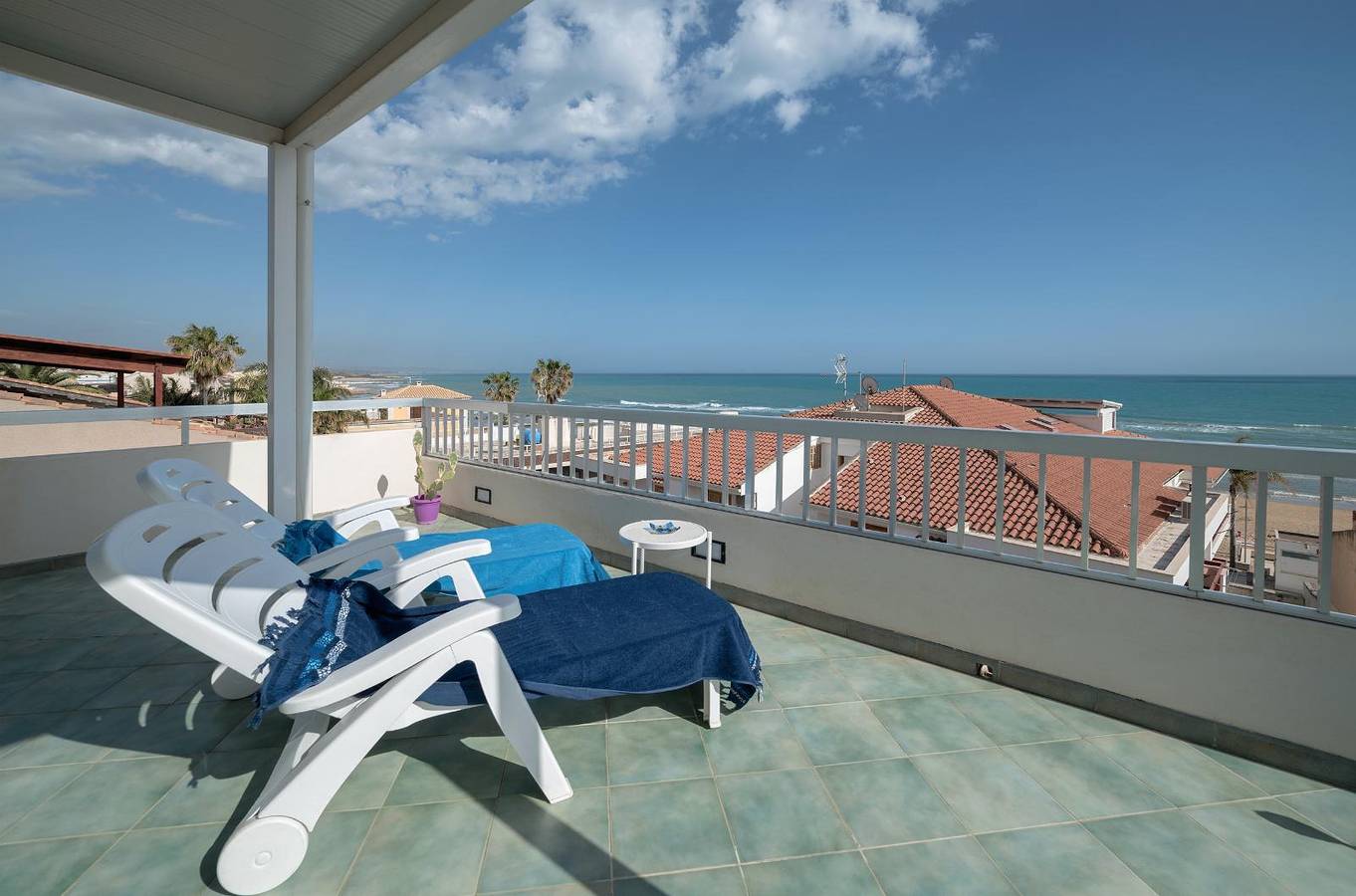 Apartamento entero, Apartamento de vacaciones para 4 personas con balcón/terraza in Marina di Ragusa, Provincia de Ragusa
