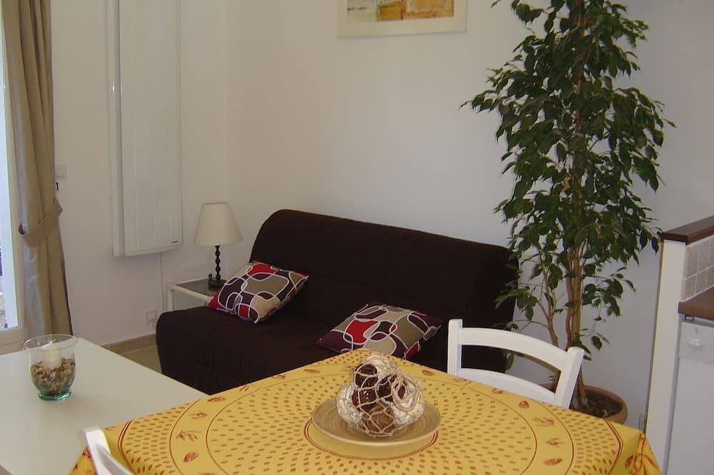 Ganze Wohnung, Neue Anzeige - Hervorragende helle Maisonette mit Garten in Antibes, Provence Azur. in Antibes, Cannes und Umgebung