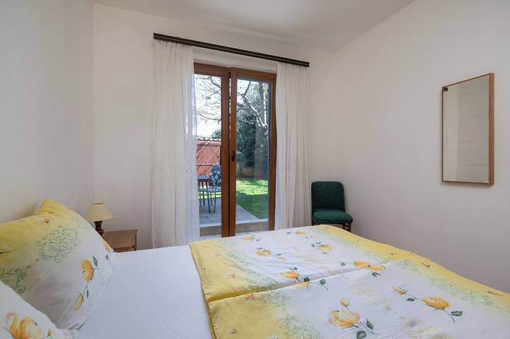 Entire apartment, Air-conditioned apartment 250 m from the beach with private boat mooring in Medulin City, Medulin