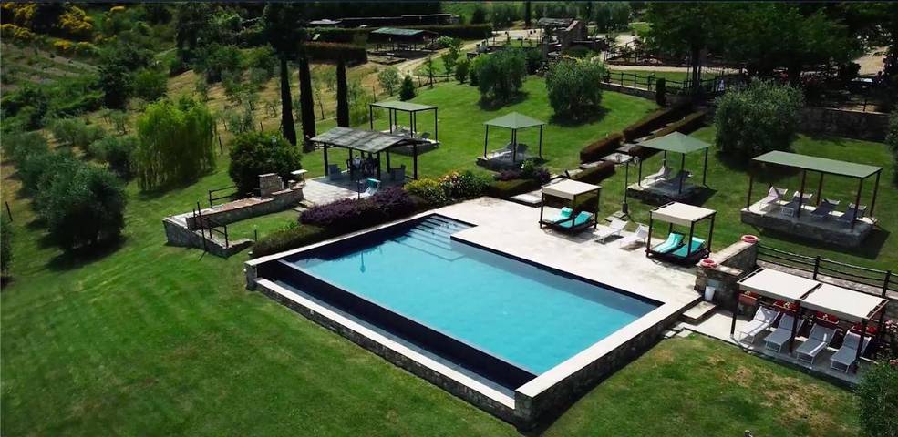 Agriturismo per 5 persone, con Idromassaggio e Giardino nonché Piscina e Panorama a Vicchio