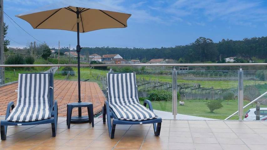 Ferienwohnung für 6 Personen, mit Garten und Ausblick sowie Terrasse - 1