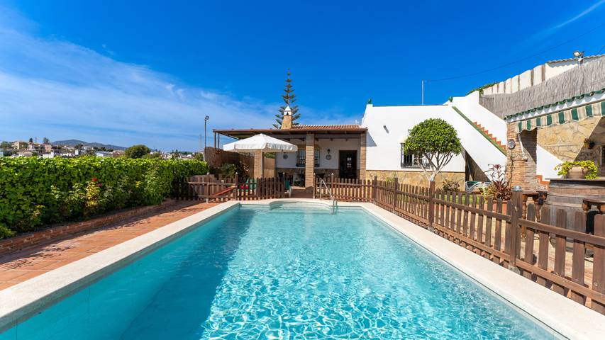 Villa for 6 people, with terrace and garden in Costa del Sol