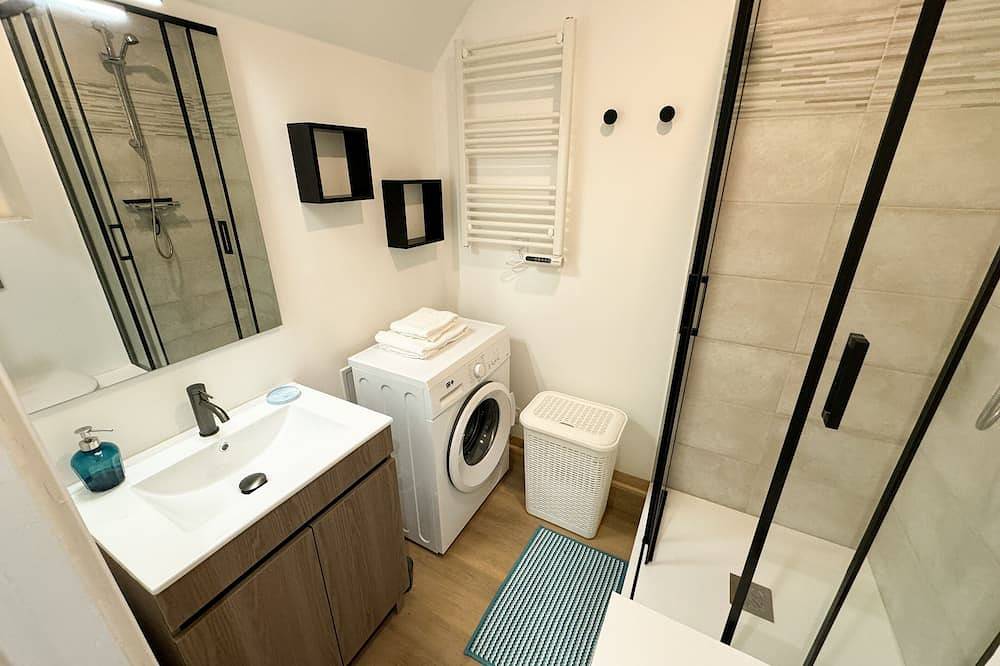 Entire apartment, Magnifique F1 - à 50 de la mer in Bernières-sur-Mer, Caen region
