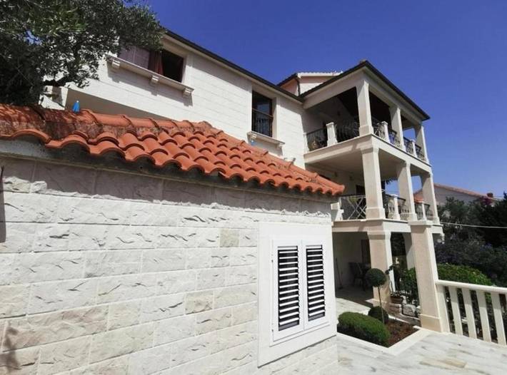 Apartamento entero, Apartamento para dos personas con un balcon Supetar, Brac A-18307-b in Supetar, Brac