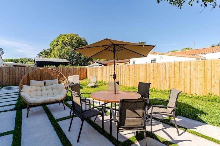 Villa pour 8 personnes, avec jardin et jacuzzi, animaux acceptés à Miami - 2