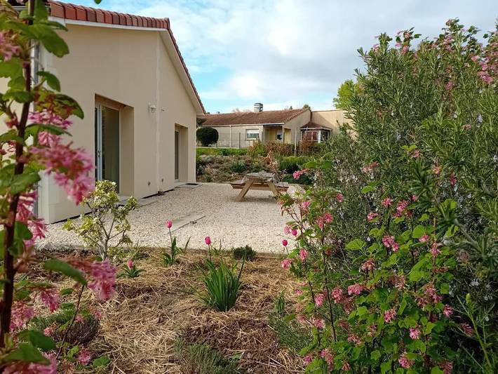 Gîte pour 2 personnes, avec vue et jardin dans Baignes - 4