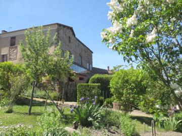 Chambre d’hôte pour 2 personnes, avec jardin et vue à Vieille-Brioude