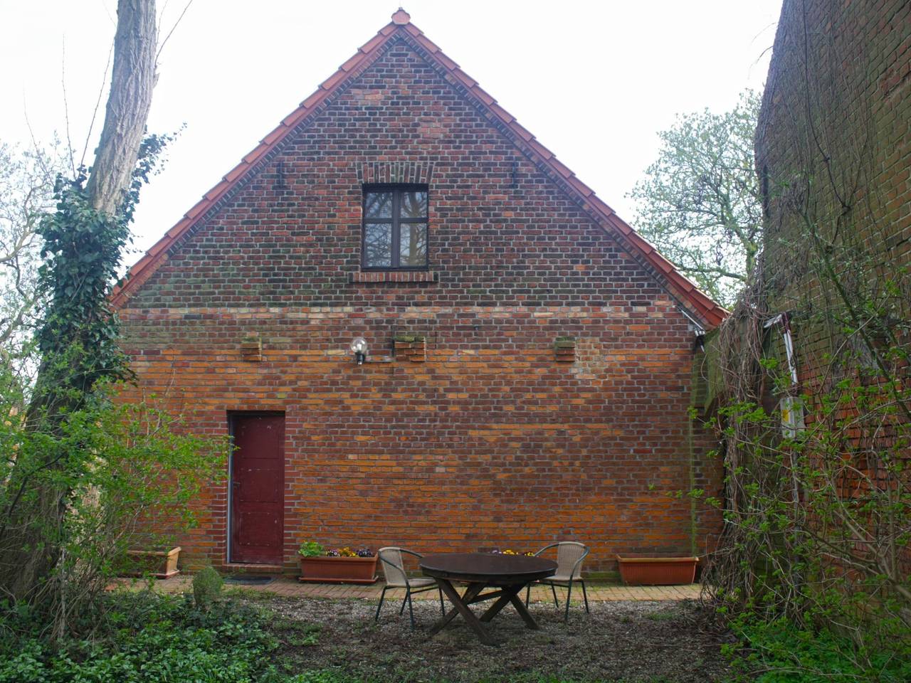 Großzügiges Ferienhaus auf einem Vier-Seiten-Hof in Westpommern
