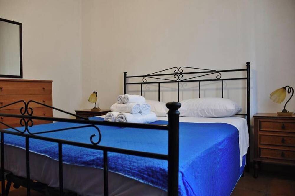 Residenza Le Sirene - Holiday Home with Jacuzzi and Terrace near Tropea in Santa Domenica, Ricadi (gemeinde)