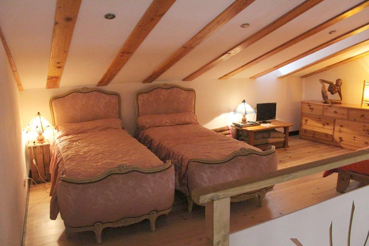 Appartement entier, Maison de la salamandre in Saint-André-Lachamp, Parc naturel régional des Monts d'Ardèche