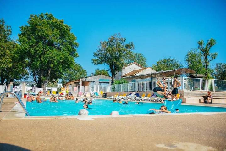 Camping pour 5 personnes, avec jacuzzi et piscine à Cannes - 3