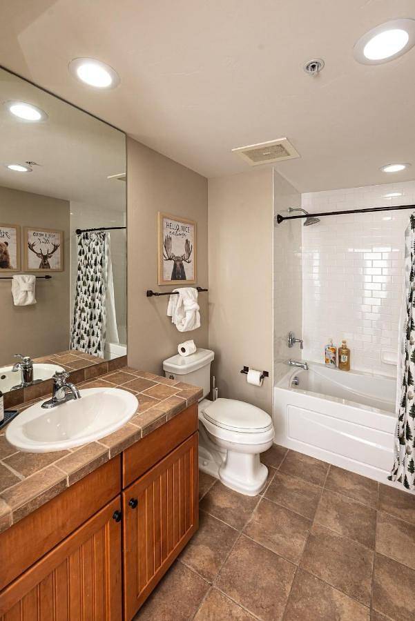 Gîte pour 8 personnes, avec balcon et vue à Granby - 3