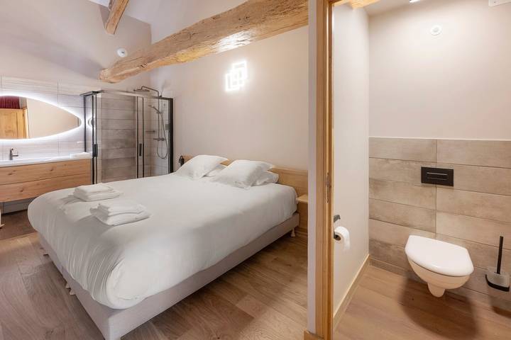 Bed & Breakfast 'La Chasserie 7 – Grange Arthuis' mit Garten, WLAN und Klimaanlage in Lavau, Loire-Tal