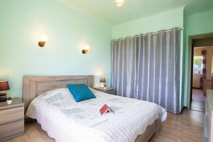 Location de vacances pour 8 personnes, avec jardin ainsi que terrasse et piscine, animaux acceptés à Arcangues - 3