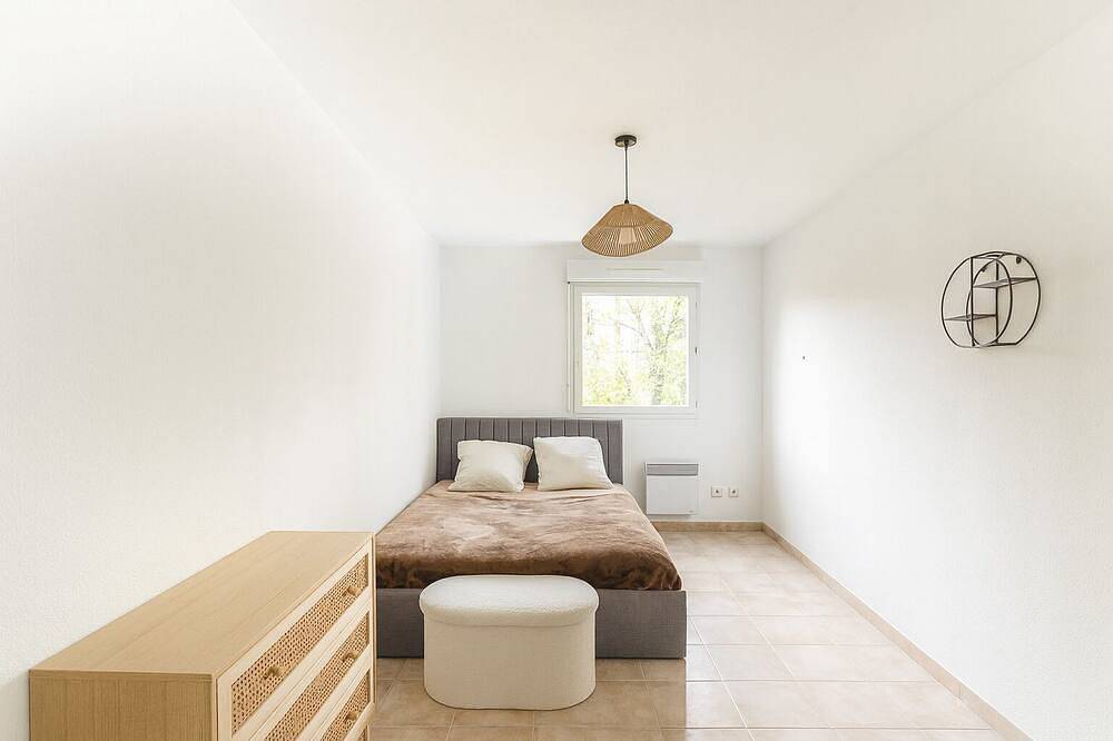 Entire apartment, Apartment with balcony parking Alès center in Alès, Cévennes