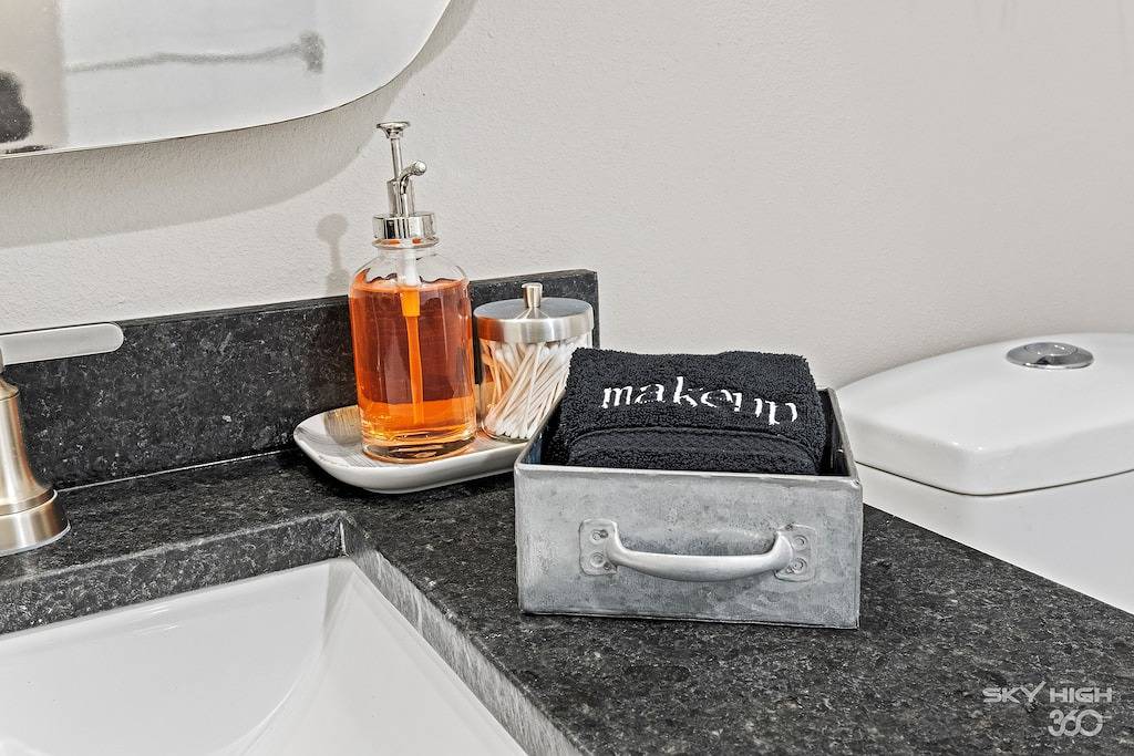 The Orange Door just steps from art, trails & dining in Bentonville, Ozark Mountains