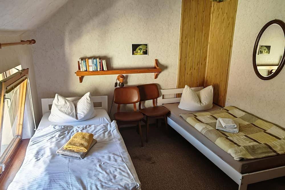 Ganze Wohnung, Fewo Klaus: Geräumige Wohnung in ruhiger Lage in Droyßig, Saale-Unstrut