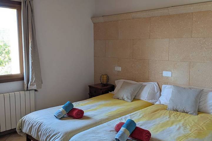Mallorcan house with pool, garden, barbecue and WIFI near the beach in Manacor, Mallorca Osten
