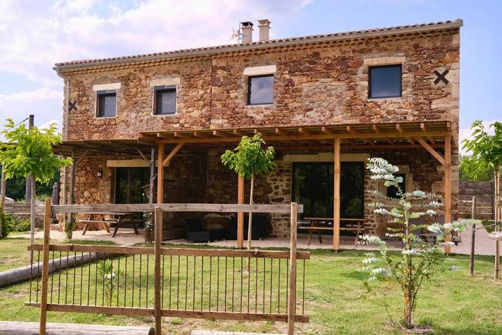 Gîte pour 6 personnes, avec jardin et vue à Aiguèze - 3