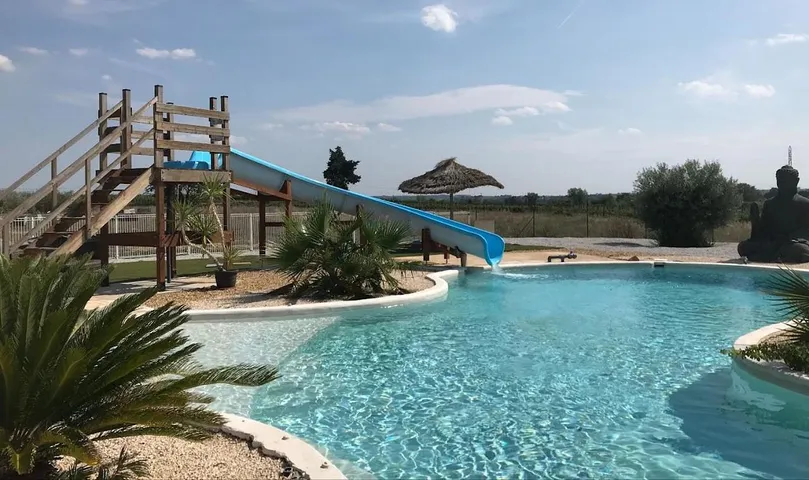 Casa de huéspuedes para 2 personas, con jardín además de vistas y piscina - 1