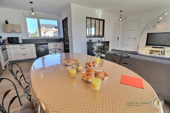 Gîte pour 6 personnes, avec terrasse et jardin à Langrolay-sur-Rance - 4