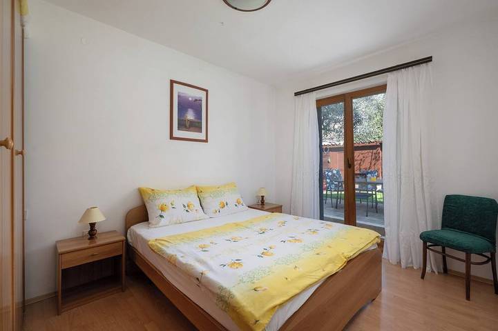 Entire apartment, Air-conditioned apartment 250 m from the beach with private boat mooring in Medulin City, Medulin