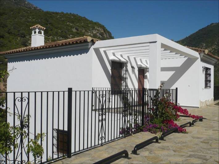 Casa rural para 8 personas, con vistas además de piscina y jardín, Se admiten mascotas en Grazalema - 4