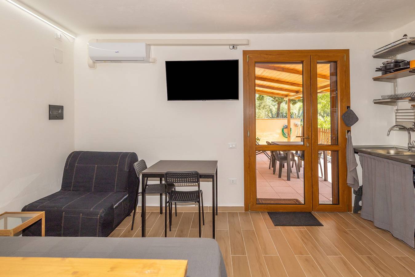 Studio entier, Studio « Oltremare - Casa Fornelli » avec piscine partagée, Wi-Fi et climatisation in Riparbella, Côte des Étrusques