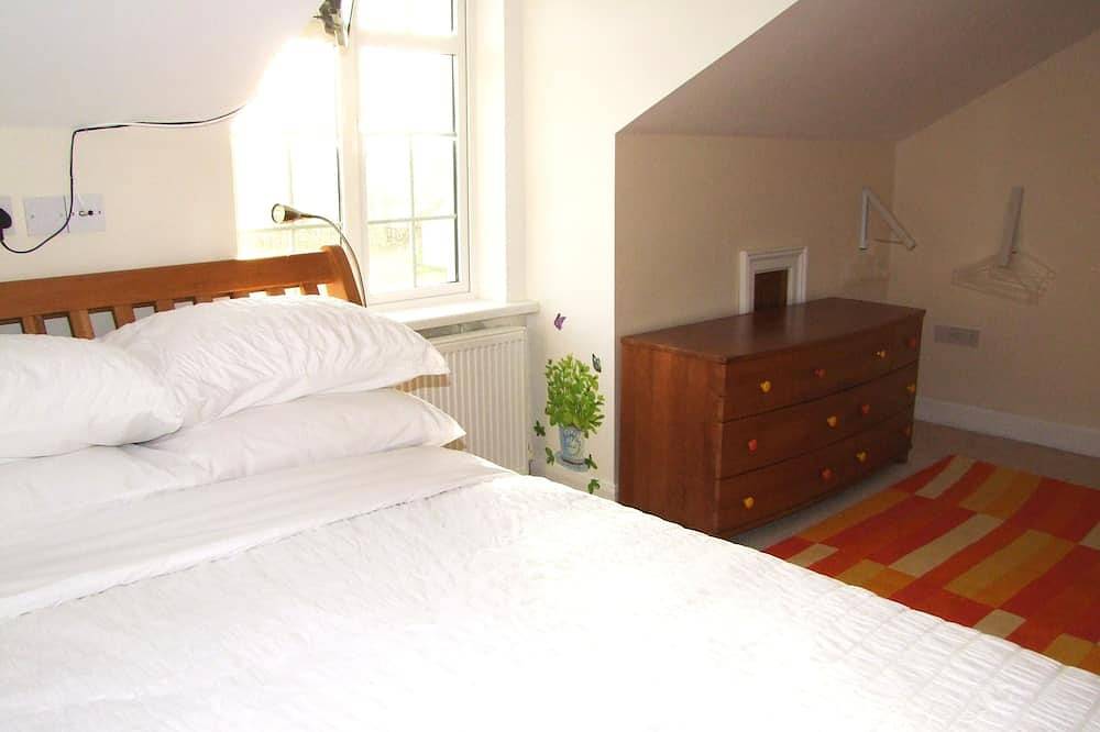 Beautiful home and location Farmhouse Home-stay Suite in County Wicklow