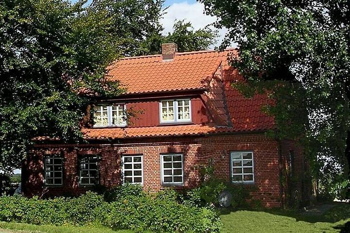 Ferienhaus für 7 Personen, mit Meerblick und Terrasse sowie Garten