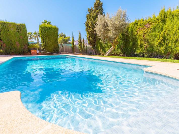 Ferienwohnung für 8 Personen, mit Balkon/Terrasse und Meerblick sowie Garten und Pool in Sa Torre - 2