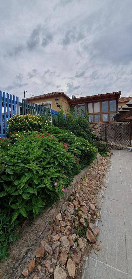 Chalet para 16 personas, con terraza y piscina además de jardín y vistas en Campo de Calatrava - 4